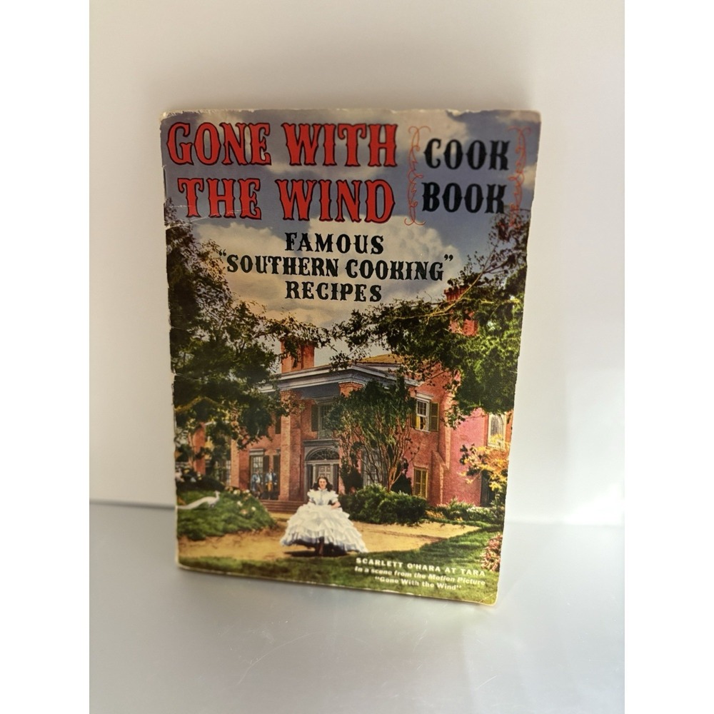Gone with the Wind Cookbook : Famous Southern Cooking Recipes  (Paperback)